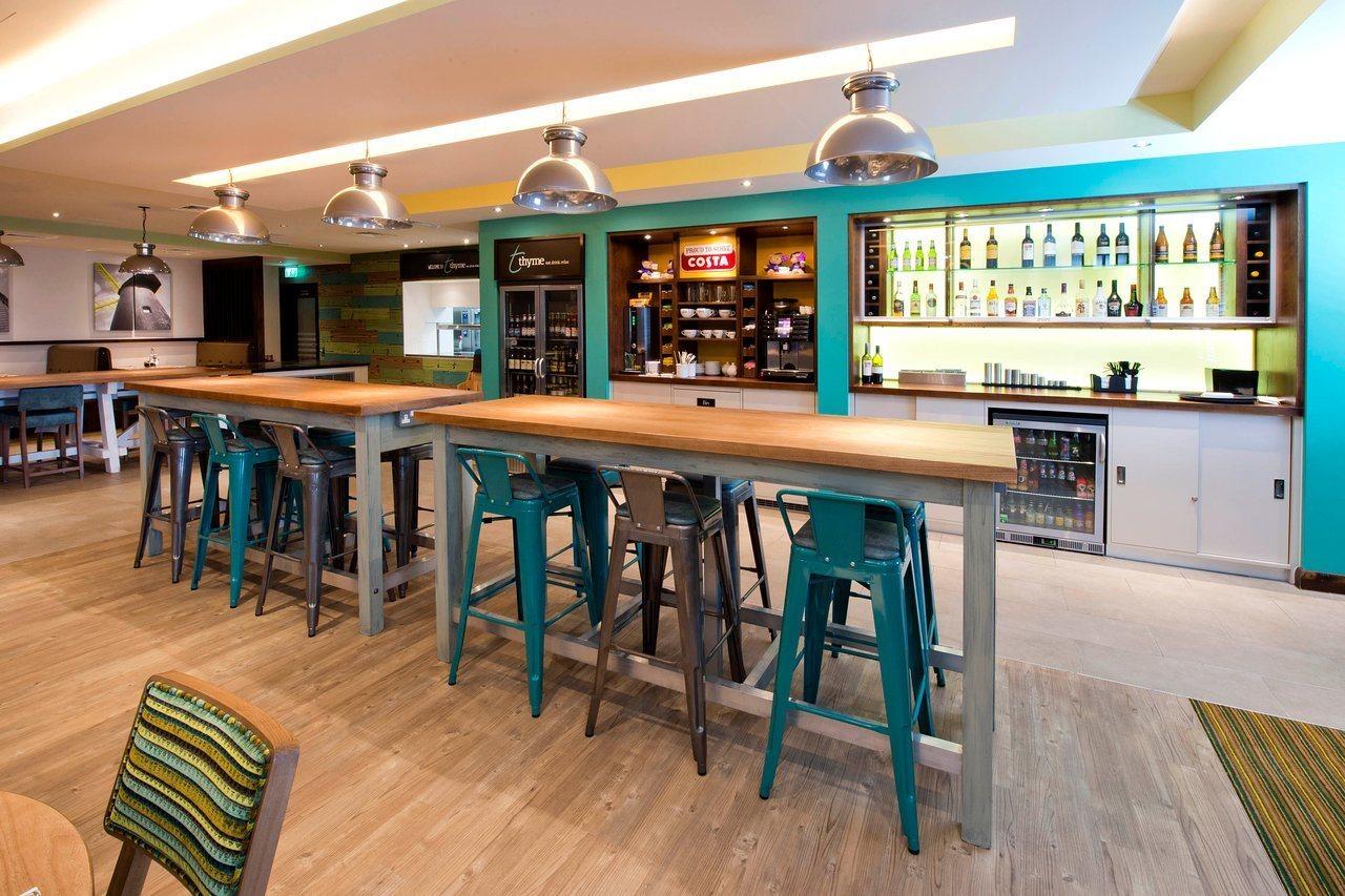Premier Inn London Бромли Экстерьер фото