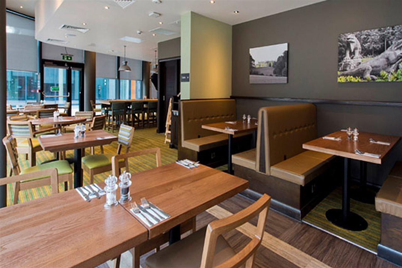 Premier Inn London Бромли Экстерьер фото